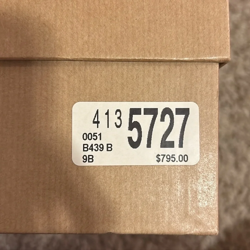 LIKE NEW AUTHENTIC LOUBOUTIN KATE 100 - PATENT BIRD Heels 👠 - Picture 12 of 13